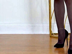 Black pantyhose, high heels, chinese