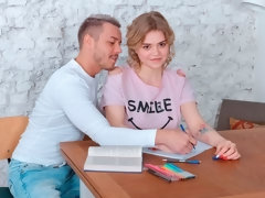 Gros cul, Gros seins, Blonde, Sucer une bite, En levrette, Branlette thaïlandaise, Léchez, Dénudage