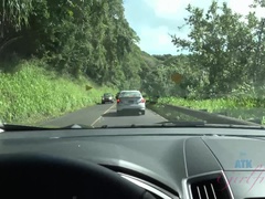 Leie, Bikini, Braunhaarige, Handjob, Orgasmus, Pov, Öffentlich, Rasiert