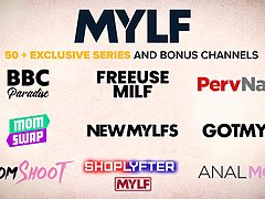 Grosser arsch, Blasen, Geile alte tussi, Spermaladung, Schmutzig, Schmuddelige sprache, Fingern, Milf