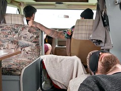 In den arsch, Grosser schwanz, Auto, Spermaladung, Schwul, Im freien, Piercing, Tätowierung