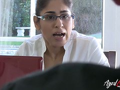 Sexo duro, Lencería, Mamá, Tetas naturales, Nylon, Oficina, Secretaria, Trio