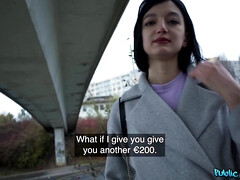 Amateur, Sucer une bite, Brunette brune, Tir de sperme, Européenne, Faciale, Piercing, Pov