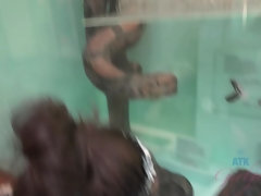 Amateur, Sucer une bite, Brunette brune, Éjaculation interne, Petite amie, Piercing, Pov, Dénudage