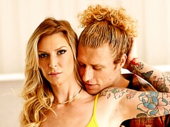 Dormitorio, Verga grande, Estilo perrito, Masturbación, Madres para coger, Afeitado, Flaco, Tatuaje