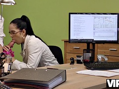 Sucer une bite, Brunette brune, Tchèque, Européenne, Exhib, Hard, Bureau, Adolescente