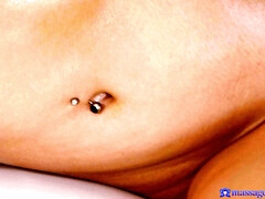 Sucer une bite, Éjaculation interne, Européenne, Seins naturels, Huilée, Piercing, Chatte, Mouillée