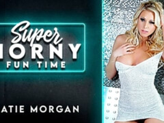 Blond, Vingeren, Gapende, Masturbatie, Moeder die ik wil neuken, Geschoren, Alleen, Tieten likken