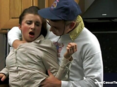 Grote kont, Grote lul, Pijpbeurt, Bruinharig, Hondjeshouding, Keuken, Mager, Tiener