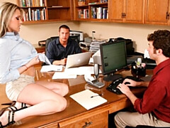 Grote kont, Grote lul, Grote mammen, Blond, Pijpbeurt, Hondjeshouding, Kort haar, Tieten likken