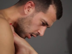 Sucer une bite, Européenne, Branlette thaïlandaise, Chatte, Lécher le sphincter, Cheveux courts, String, Nénés