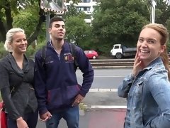 Kont, Blond, Hondjeshouding, 1 man 2 vrouwen, Handbeurt, Hardcore, Tiener, Trio