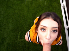 18 ans, Grosse bite, Gros seins, Sucer une bite, Brunette brune, Pov, Adolescente