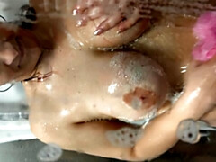 Tetas grandes, Mamada, Morena, Corridas faciales, Pajear, Hd, Madres para coger, Ducha