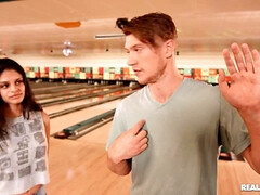 Красотки, Большой член, Минет, Брюнетки, Секс без цензуры, Натуральные сиськи, Порнозвезда, Сиськи