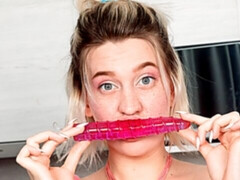 Fingern, Behaart, Küche, Masturbation, Dürr, Solo, Entkleiden, Spielzeuge