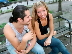 Blondine, Blasen, Hundestellung, Fingern, Handjob, Im freien, Rasiert, Jungendliche (18+)