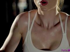 Nana, Grosse bite, Sucer une bite, Éjaculation interne, Mignonne, Fétiche, Hard, Pov