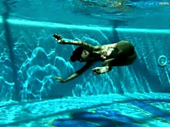 18, 女, Hd, 小柄, 公共, ガリガリ, 締まりの良い, 水中