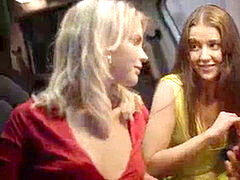 Минет, Брюнетки, Сперма на лице, Две девушки, Белье, Втроем