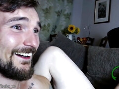 Enthousiasteling, Grote lul, Grote mammen, Hd, Moeder die ik wil neuken, Moeder, Orgasme, Tatoeage