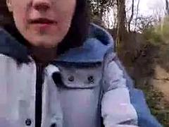 Brunette brune, Masturbation, Mère que j'aimerais baiser, De plein air, Public, Solo, Nénés, Jouets
