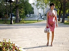 Kleid, Erotisch, Mutti, Im freien, Russisch, Kurzes haar, Solo, Ehefrau