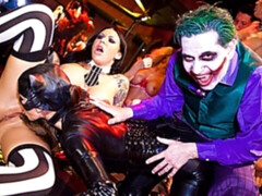 Grosser arsch, Grosse titten, Blasen, Gruppe, Hardcore, Milf, Orgie, Party