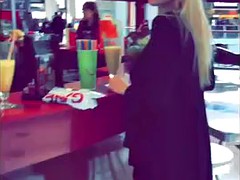 Любители, Эксгибиционист, На публике