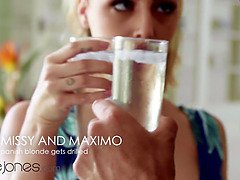 Blond, Pijpbeurt, Hd, Likken, Orgasme, Kut duiken, Spaans, Tatoeage