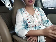 Asiatique, Voiture, Conversation vulgaire, Indienne, Orgasme, Actrice du porno, Public, Suçant