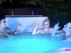 Gorda, Culo grande, Tetas grandes, Sexo duro, Casero, Lesbiana, Trio