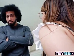 フェラチオ, フランス人, 眼鏡, ハードコア, メイド, 小柄, ラフ, ティーン