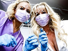 Grosser arsch, Grosser schwanz, Grosse titten, Blasen, Hundestellung, Frau frau mann, Milf