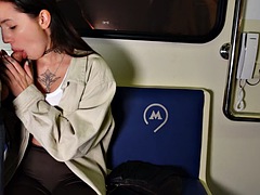 Pijpbeurt, Bruinharig, Sperma, Sportzaal, Buiten, Openbaar, Russisch, Tatoeage