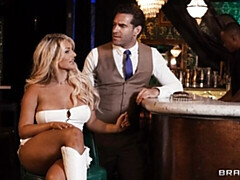 Culo grande, Verga grande, Tetas grandes, Rubia, Mamada, Estilo perrito, Madres para coger, Tetas