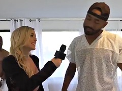 Blonde, Tir de sperme, Faciale, Partouze, Groupe, Branlette thaïlandaise, Hard, Interracial
