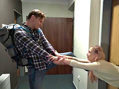 Grosse bite, Brunette brune, Collège université, Adolescente, Plan cul à trois, Nénés