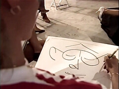 Большие сиськи, Блондинки, Мастурбация, Обнаженные, Крошечные, На публике, Киски, Ретро