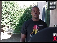 Mooie dikke vrouwen, Biseksueel, Pijpbeurt, Sperma in mond, Diep in de keel, Hondjeshouding, Interraciaal, Slikken