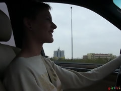 Coche, Penetracion con dedos, Novia, Lesbiana, Lamidas, Al aire libre, Coño