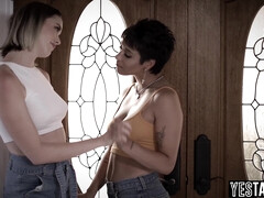 18 años, Rubia, Rostro sentado, Sexo duro, Interracial, Lesbiana, Madres para coger, Adolescente