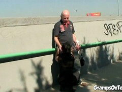 18 ans, Tir de sperme, Fétiche, Hard, De plein air, Petite femme, Public, Adolescente