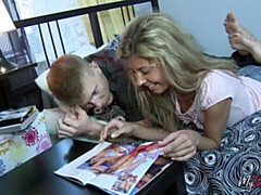 お尻, デカチン, ブロンド, フェラチオ, バック, 自然山雀, 小柄, ティーン