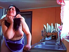 Leie, Wohlbeleibte schöne frauen, Europäisch, Hd, Küche, Latina, Mutti, Überraschung