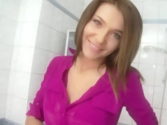 Culo, Cuarto de baño, Universidad, Húngaro, Tetas naturales, Afeitado, Solo, Tetas