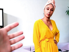 Grosser arsch, Blasen, Braunhaarige, Handjob, Masturbation, Strümpfe, Tätowierung, Jungendliche (18+)