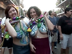 Enthousiasteling, Grote mammen, Blond, Bruinharig, Hd, Lesbisch, Rijpe lesbienne, Buiten