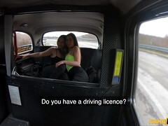 Blasen, Auto, Hundestellung, Europäisch, Im freien, Arsch lecken, Tätowierung, Titten