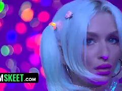 Grote kont, Blond, Pijpbeurt, Sperma shot, Diep in de keel, Hd, Monster, Schreeuwen